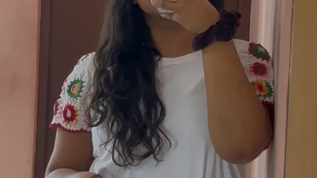 The Story Behind the Crochet T-Shirt with Fancy Sleeves